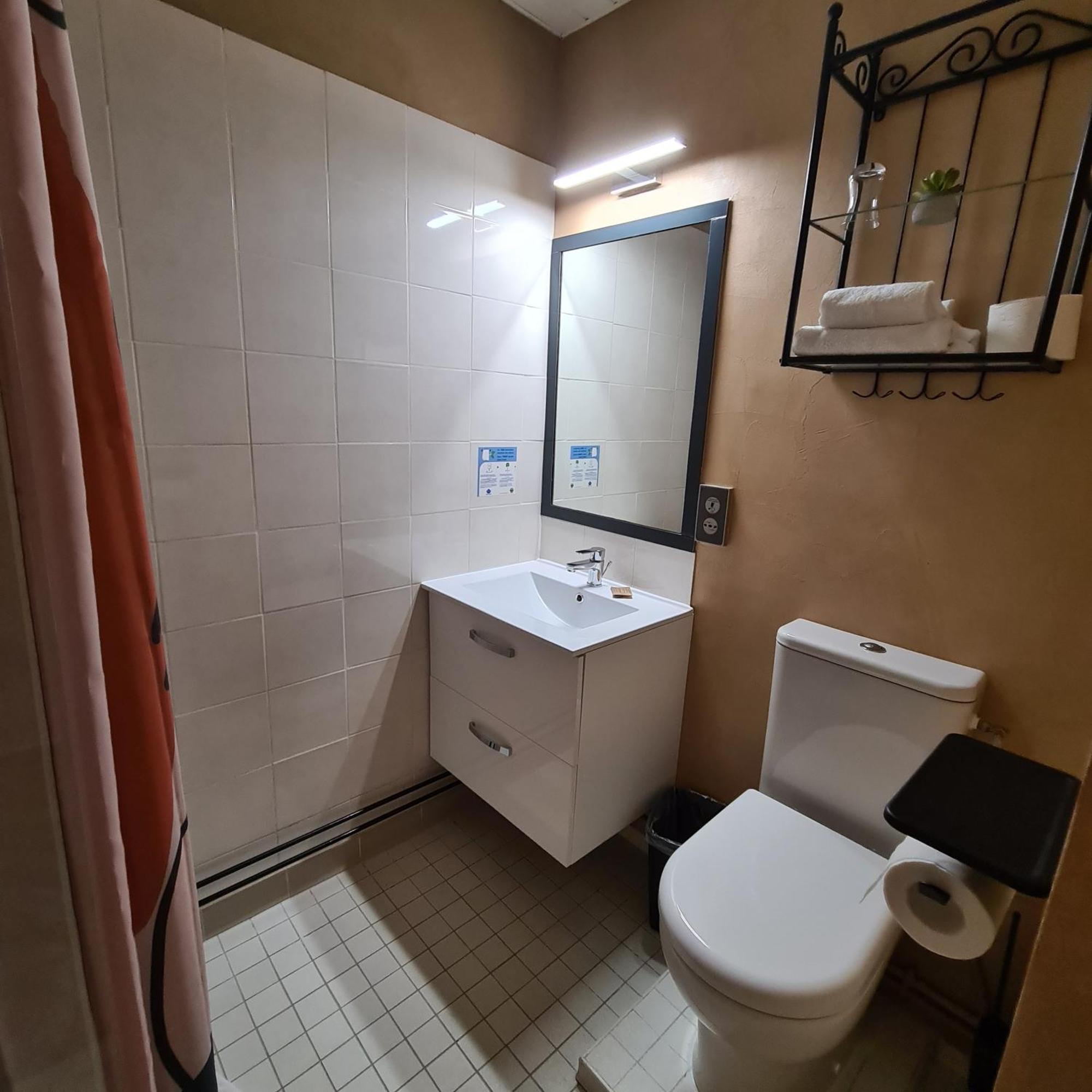 Hotel L'Etoile Aeroport - A61 Carcassonne Eksteriør billede