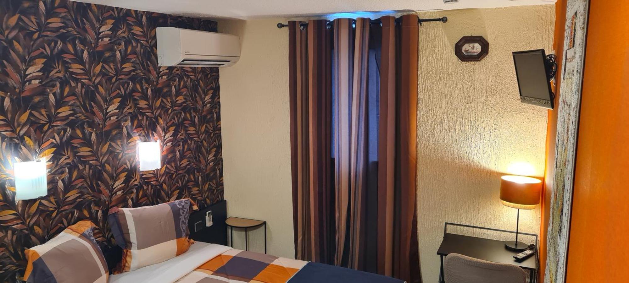 Hotel L'Etoile Aeroport - A61 Carcassonne Eksteriør billede