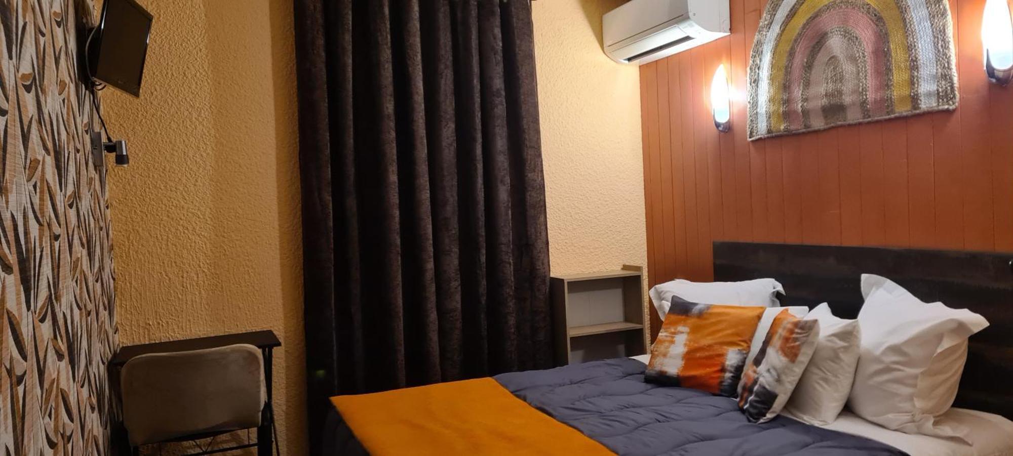 Hotel L'Etoile Aeroport - A61 Carcassonne Eksteriør billede